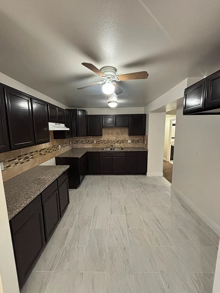 5 bed, 1753 sqft, $4,200 — Photo 4