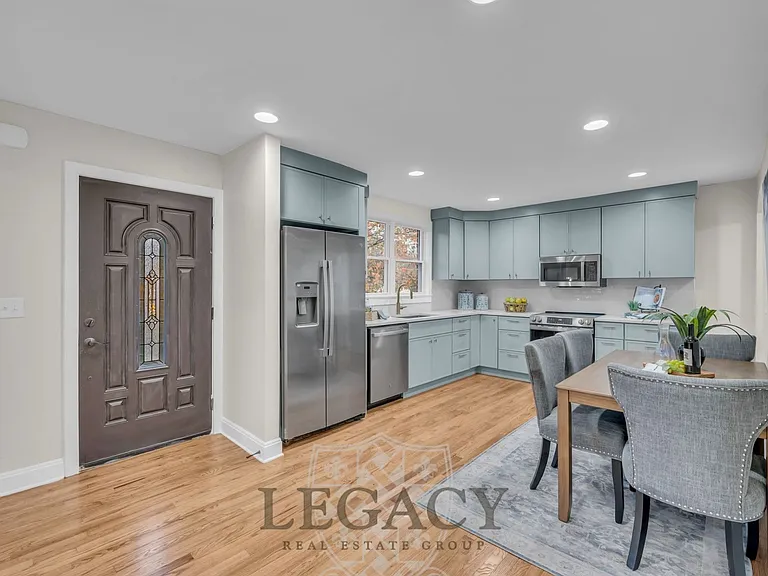 719 Woodmere Dr — Photo 5