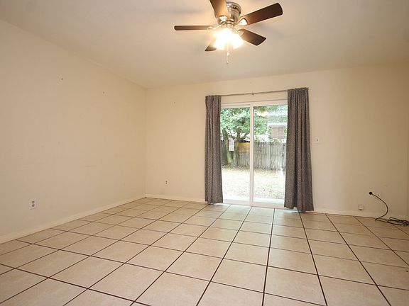 3rd image of 316 Teakwood Cir