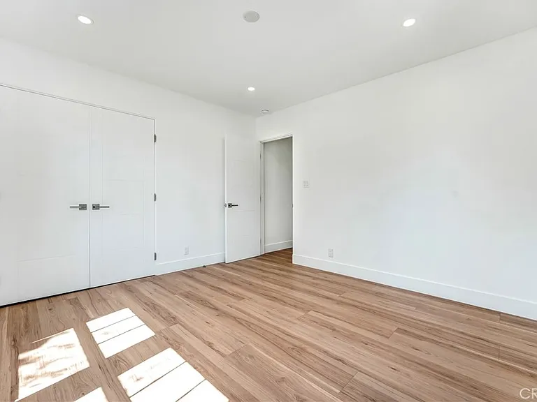 6722-6724 Katherine Ave — Photo 15
