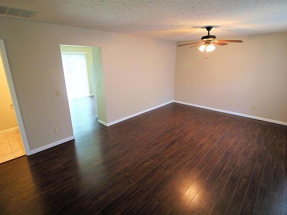 5th image of 3910 Abnaki Way