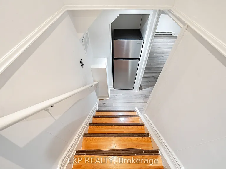 28 Lakeland Cres — Photo 21