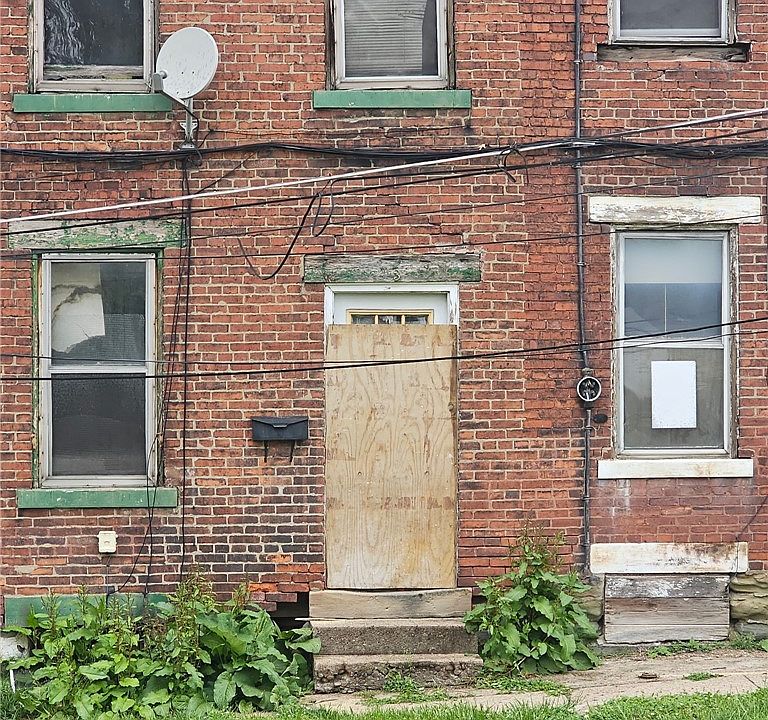 2nd image of 3 Davis Row
