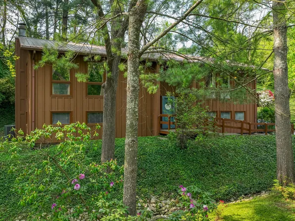 17 Fairway Dr, Berea, KY 40403