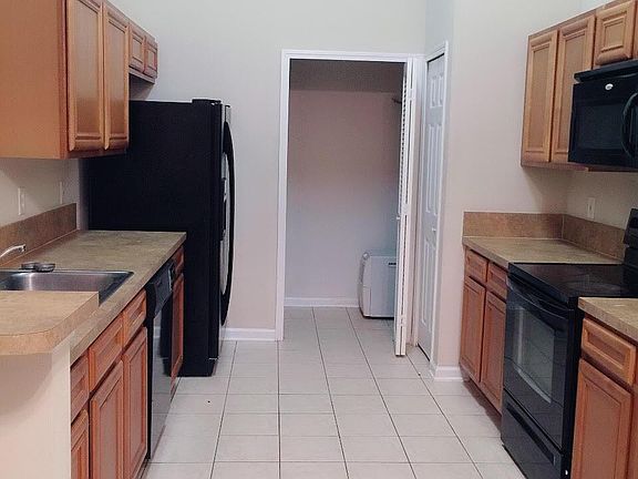 3rd image of 6860 Skaff Ave