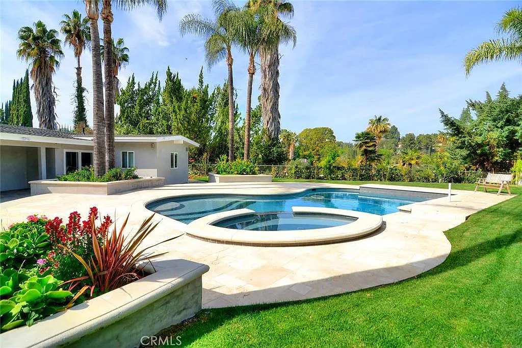 5 bed, 3764 sqft, $9,950 — Photo 1