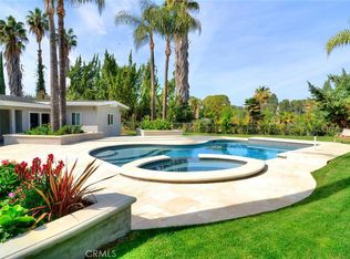 18843 Paseo Nuevo Dr, Tarzana, CA 91356