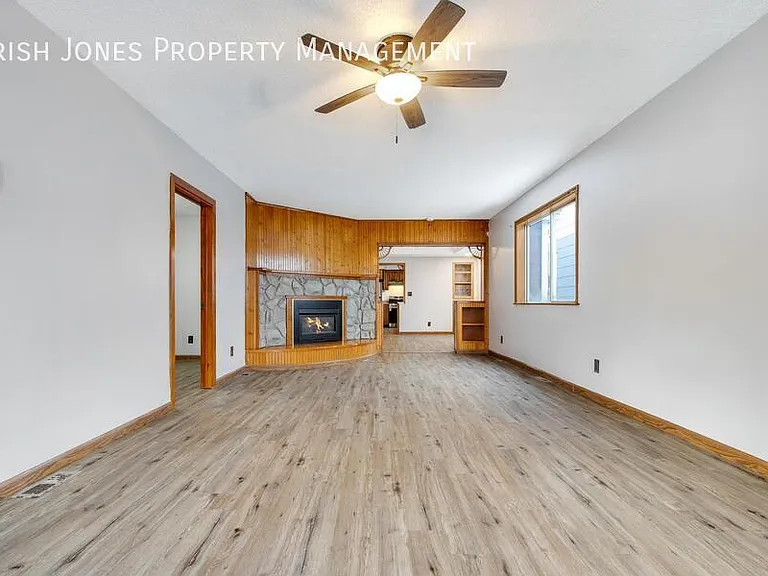 26 Bolton Pl #LOWER — Photo 10