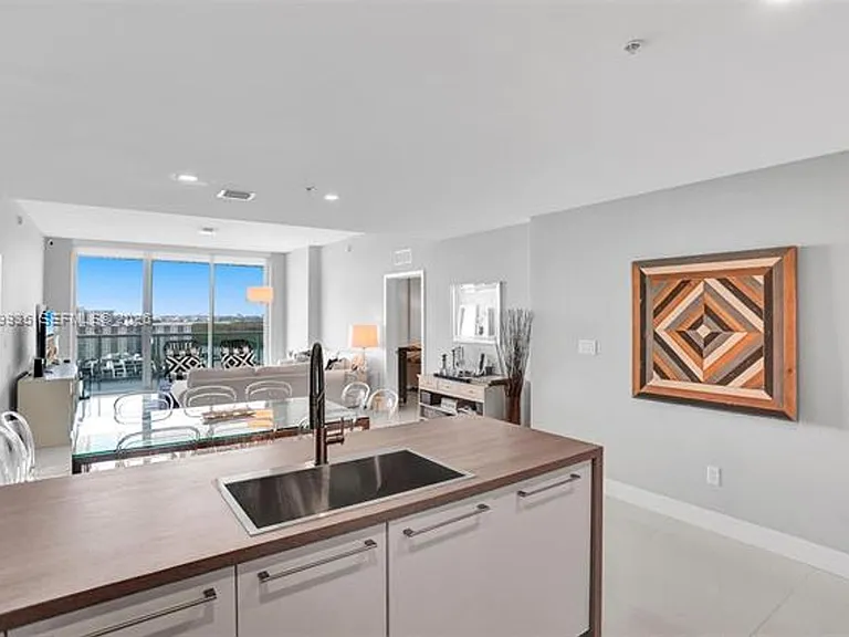 400 Sunny Isles Blvd #2021 — Photo 5