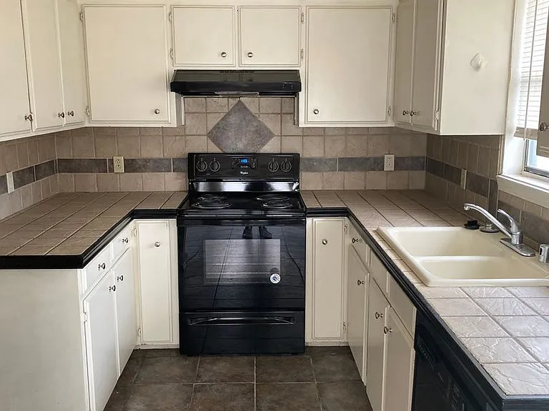9303 Flint Ave — Photo 43