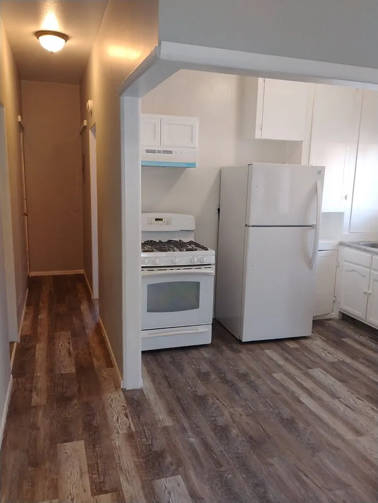 439 W Cowles St — Photo 4