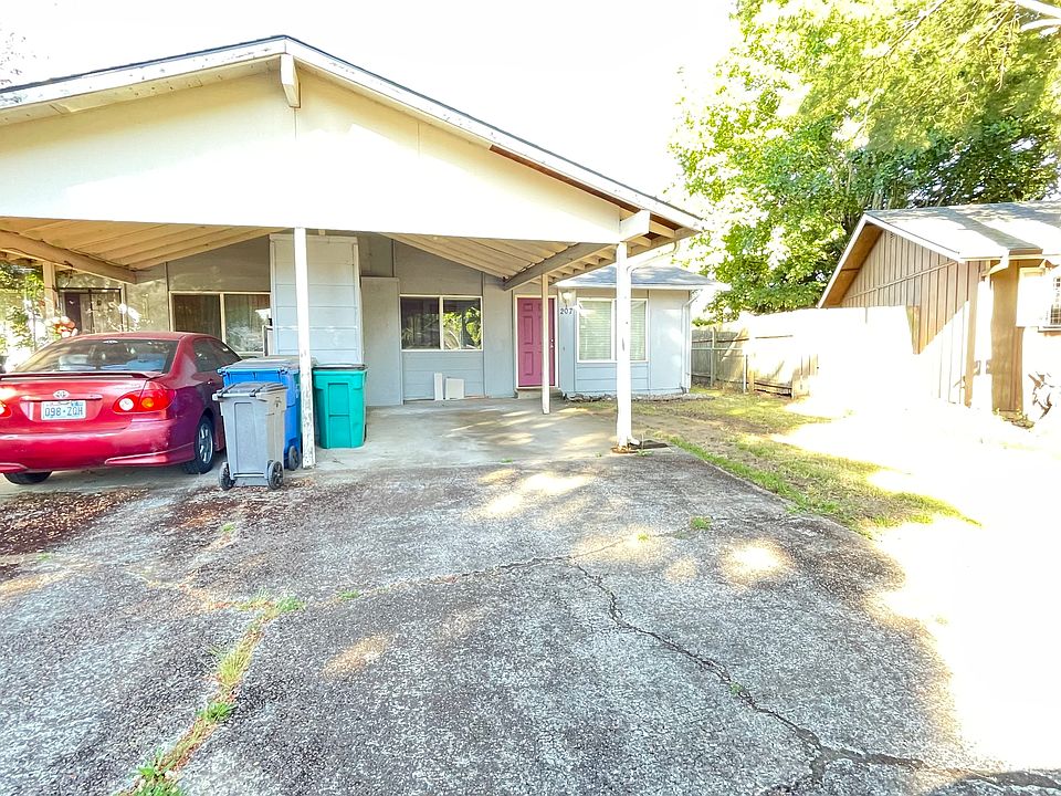 1st image of 207 SE 104th Ave