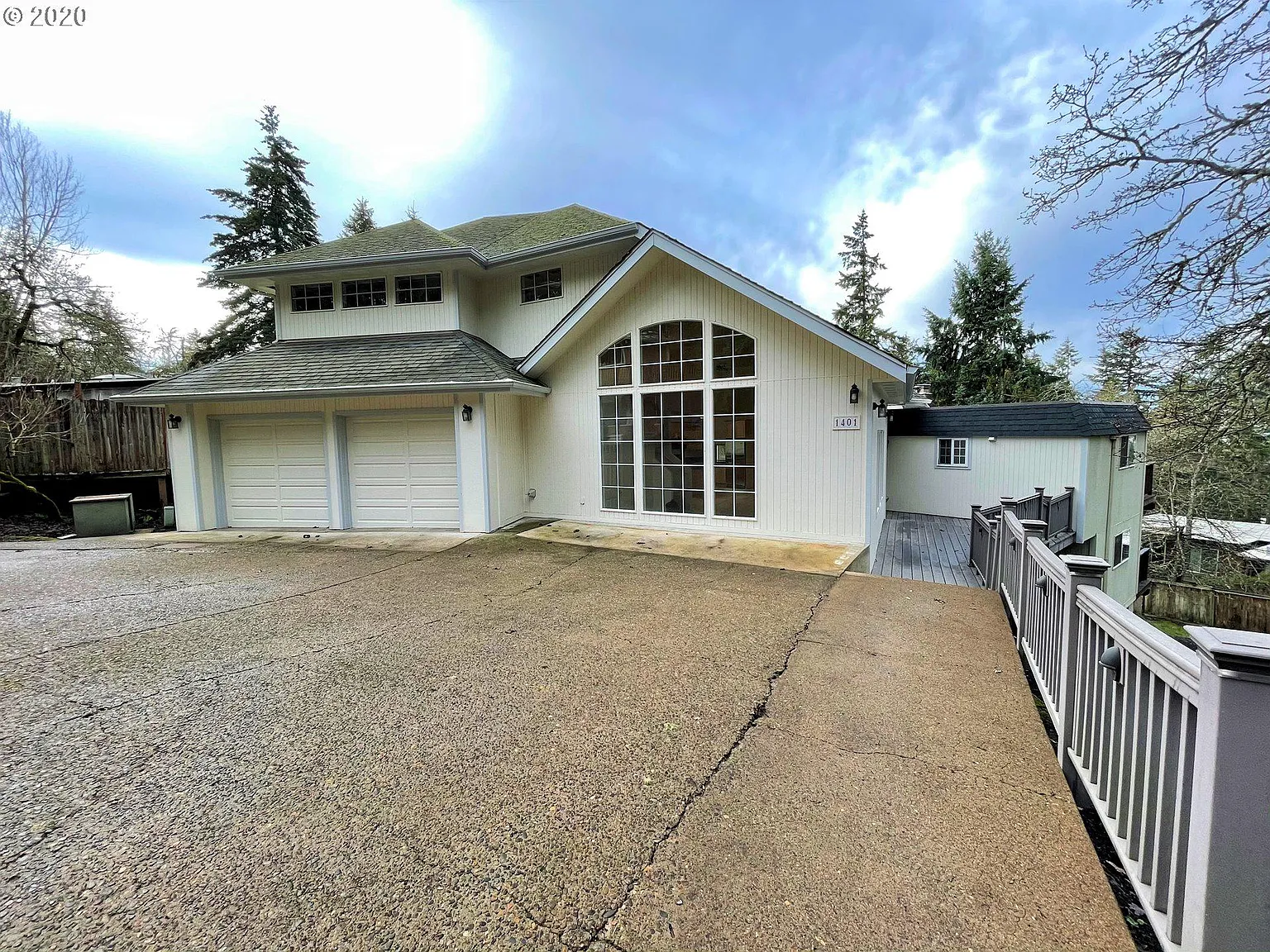 1401 Lorane Hwy photo 1