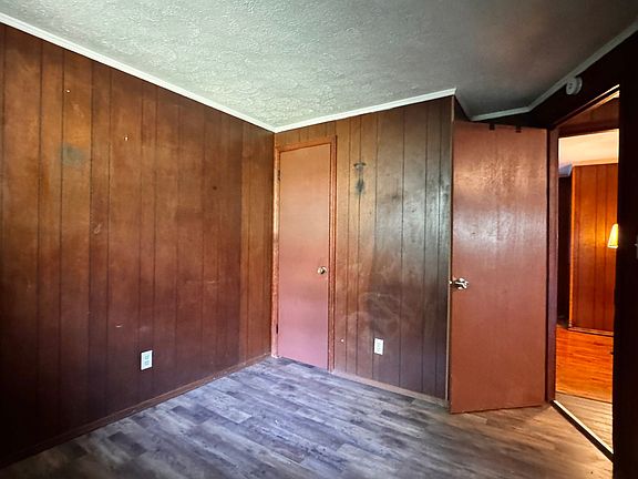 3rd image of 1500 6th St SE #A