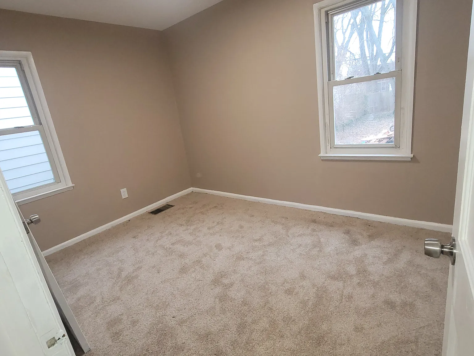24313 Stanford St — Photo 4