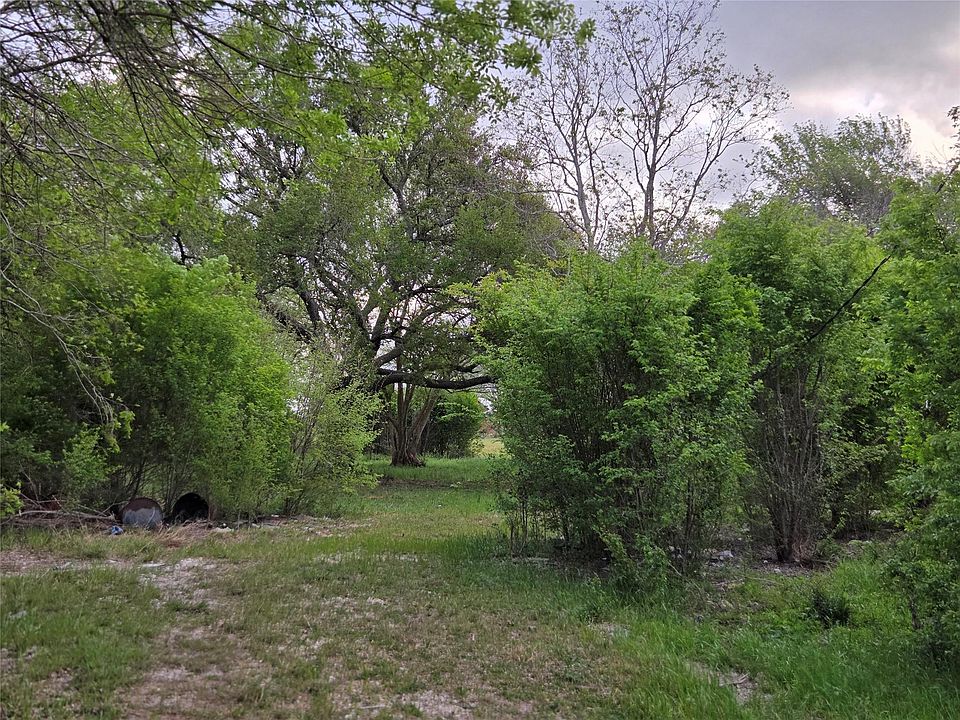 2nd image of 3325 Fm 360 Rd