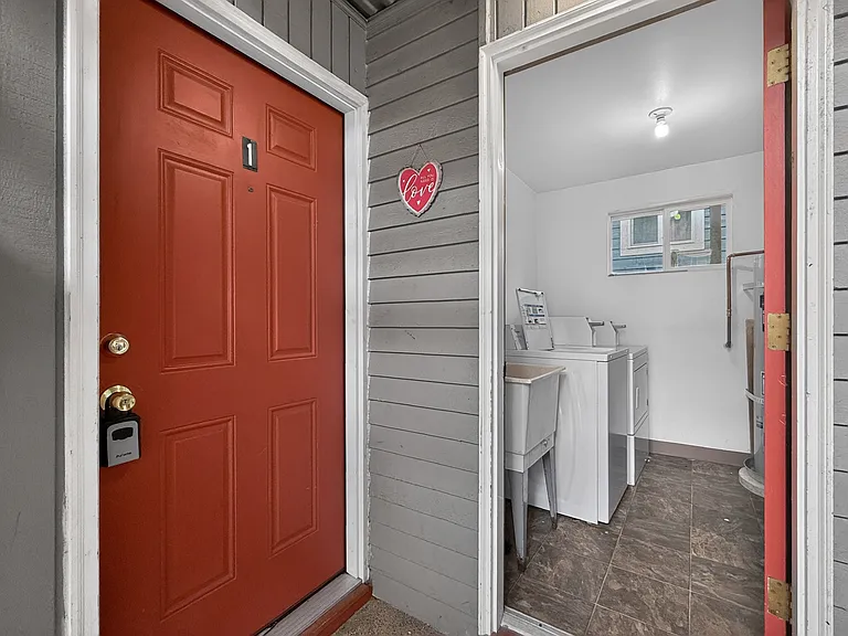9015 9th Ave SW #1 — Photo 13