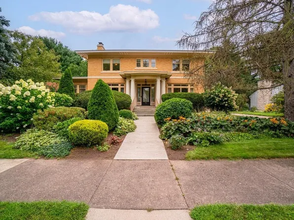 707 W Columbia St, Chippewa Falls, WI 54729