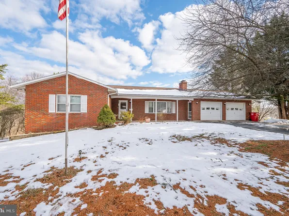 160 Morgan Ln, Berkeley Springs, WV 25411
