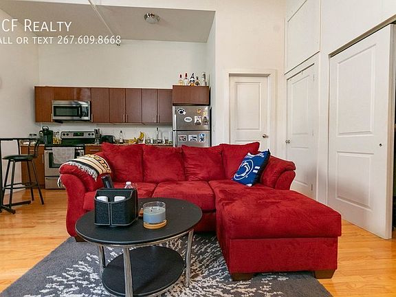 4th image of 4 Leverington Ave Unit 101