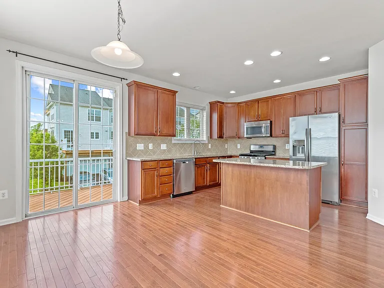 Sun-Filled Beautiful kitchen