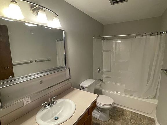 4th image of 9511 Roosevelt Way NE APT 106