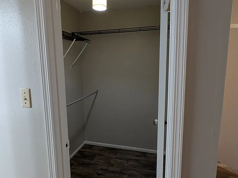 1609 Amour Dr — Photo 5
