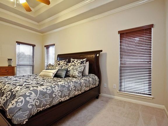 5th image of 2907 Lake Breeze Ln