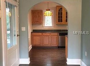2nd image of 418 Woodlawn Ave