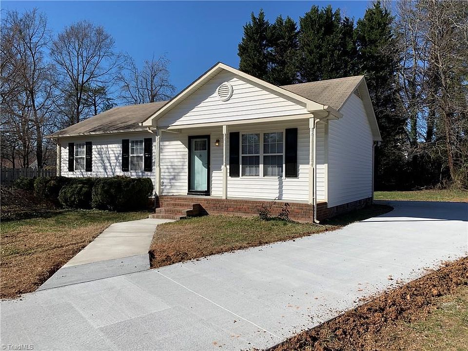 1st image of 8 Mizell Ct