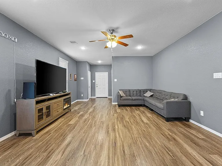 13206 Clifton Hill Ln — Photo 5