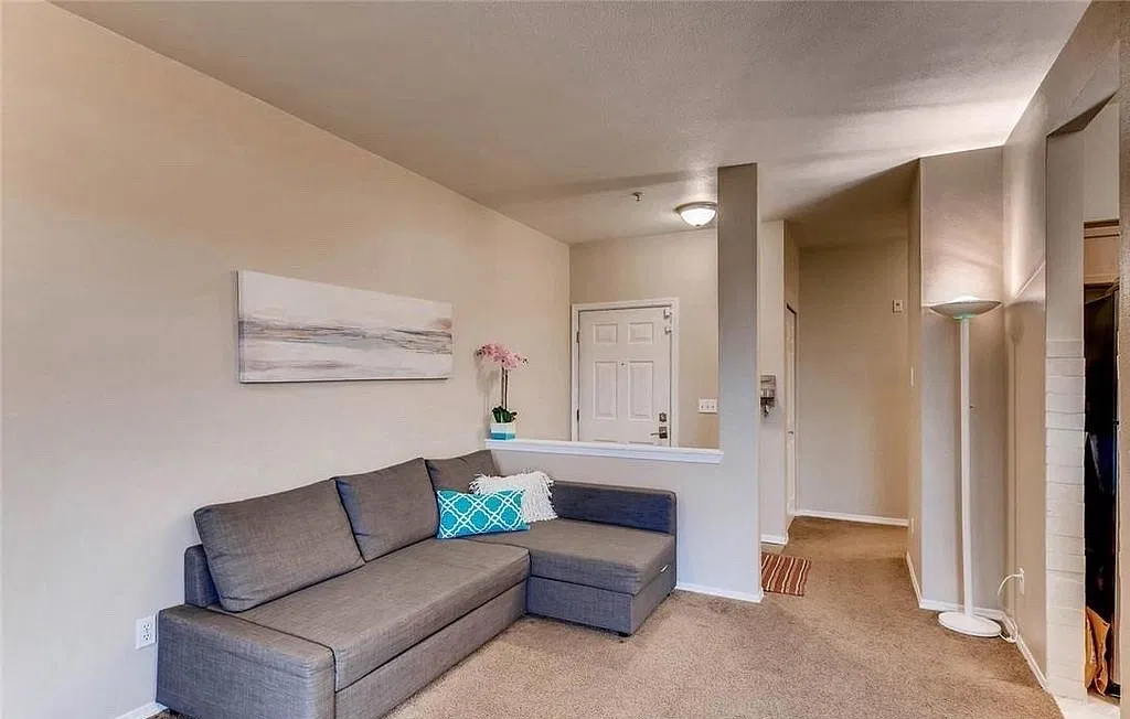 Bothell Condo — Photo 1