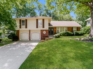 8409 W 88th St, Overland Park, KS 66212