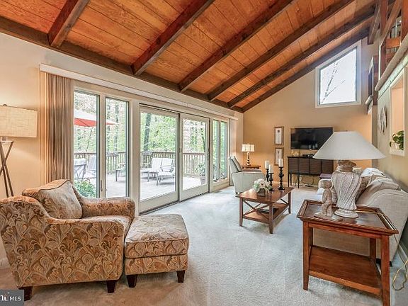4th image of 3900 Dogwood Ln