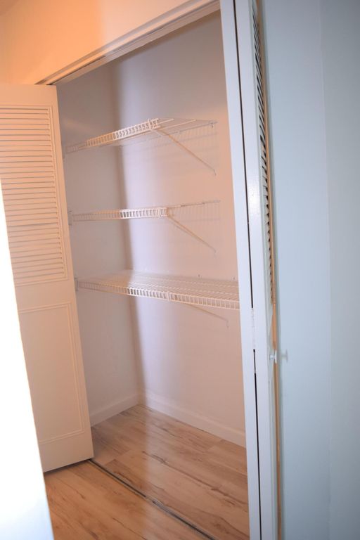 151 SE 6th Avenue Apt 14, photo 6