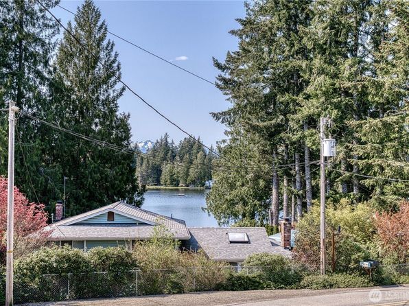 970 E Trails End Dr, Belfair, WA 98528
