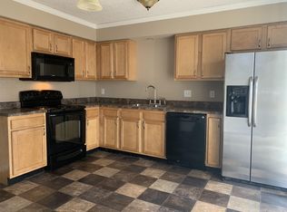 824 Deerfield Rd, Chatham, IL 62629