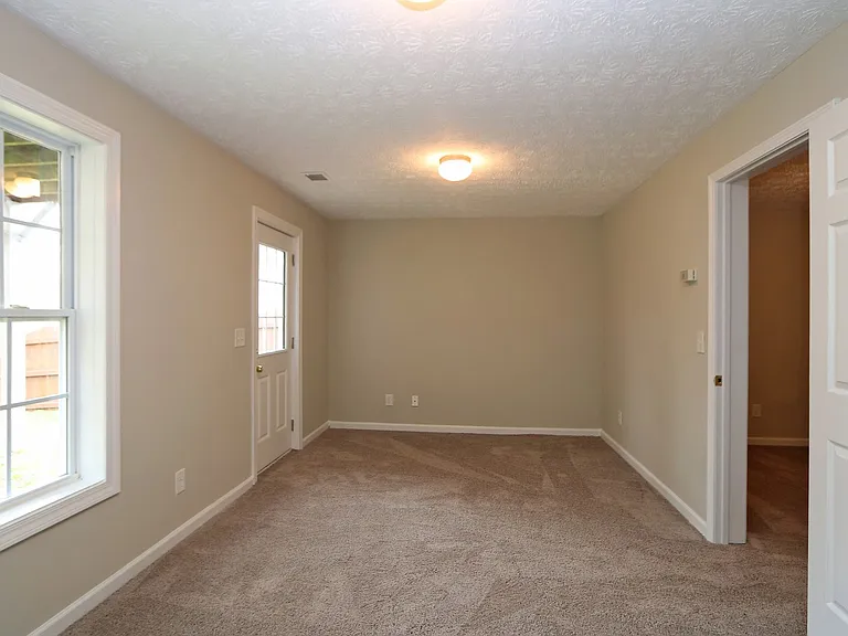 102 Providence Dr — Photo 19