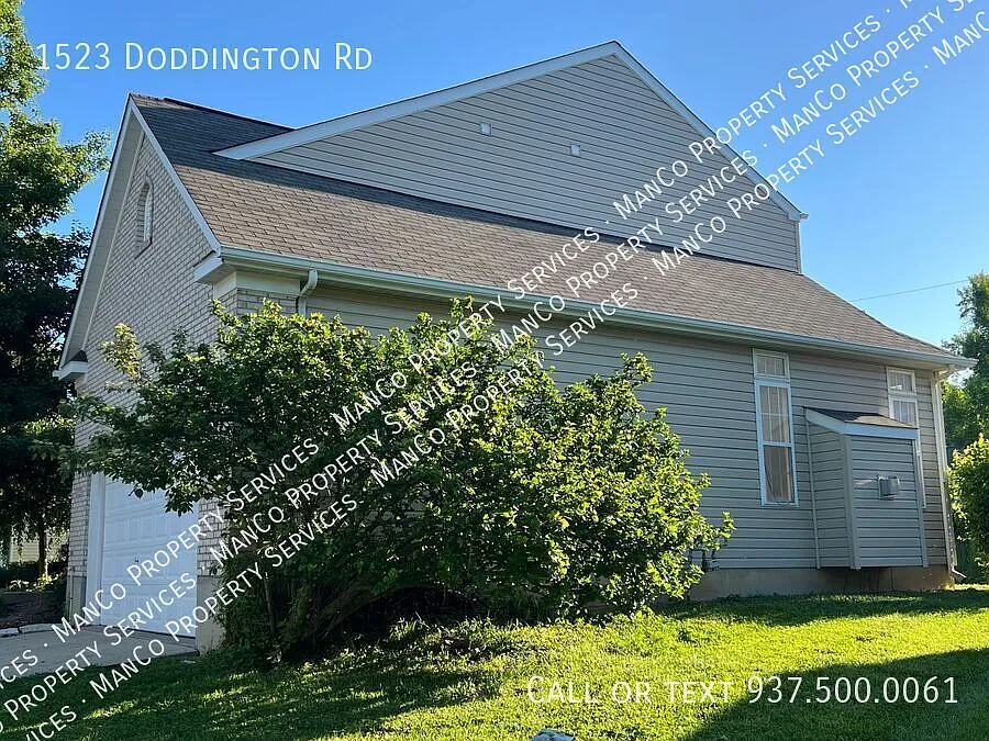 4 Bedroom 2.5 Bath at 1523 Doddington Rd. in Kettering, Ohio - First Month s Rent Free — Photo 2