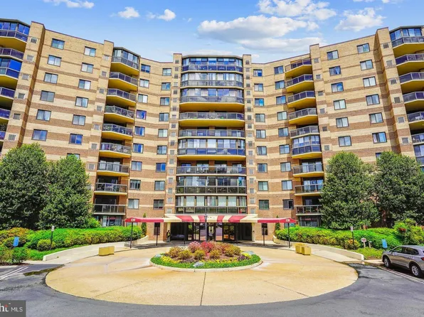 8360 Greensboro Dr APT 524, Mc Lean, VA 22102