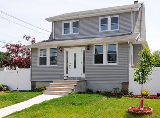 54 Magnolia St, Bergenfield, NJ 07621