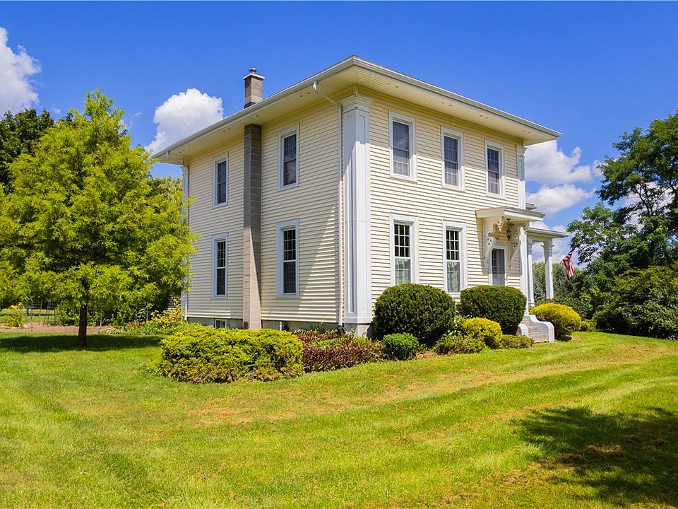 1st image of 868 Winslow Rd