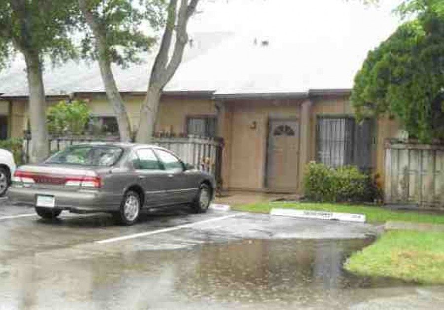1st image of 21136 NE 5th Pl
