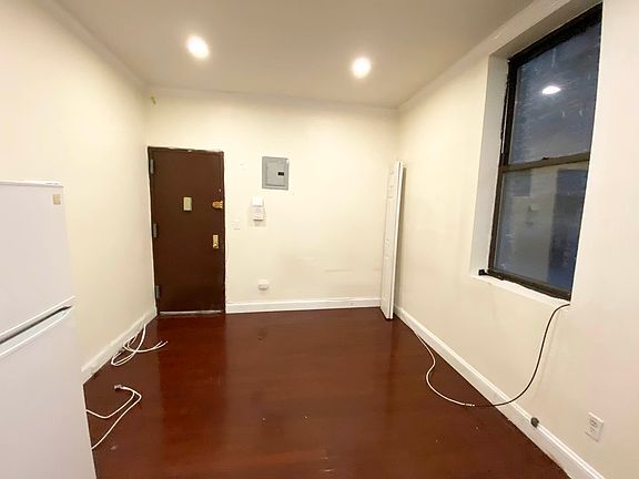 3rd image of 218 W 16th St APT 2D
