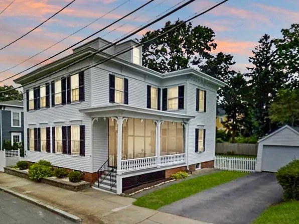 53 Washington St, Newburyport, MA 01950