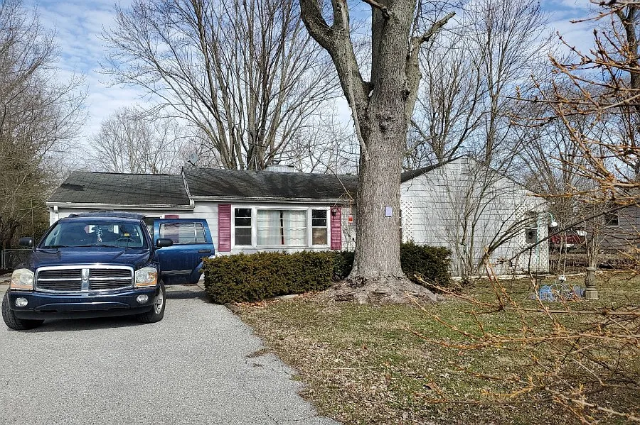 5152 Johnson St photo 1