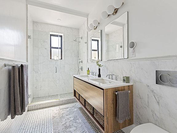 5th image of 225 Eastern Pkwy APT 6C