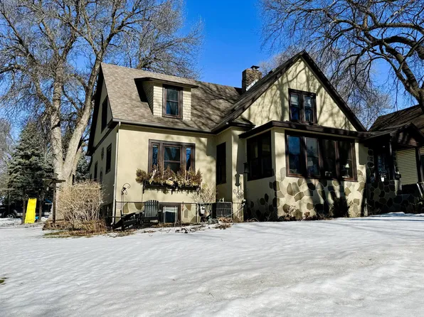 426 W Cherry Ave, Fergus Falls, MN 56537