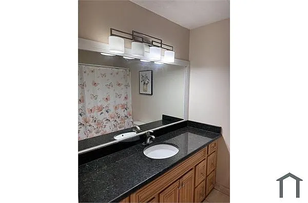Building Photo - 297 Shallowford Rd NW #1