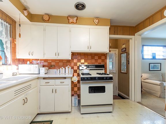 4th image of 1517 Robinhood Ln